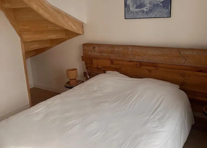 Les Dahlias Nyaraló *