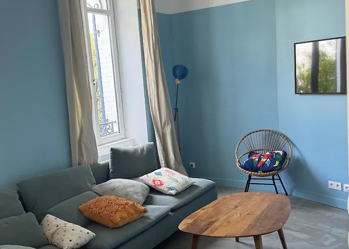 Les Dahlias Nyaraló *